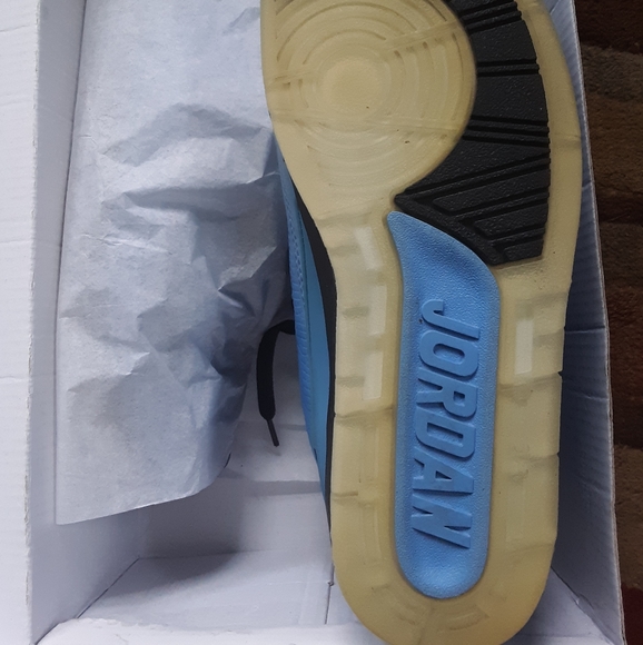 Air Jordan 2 UNC CAROLINA - Picture 5 of 7